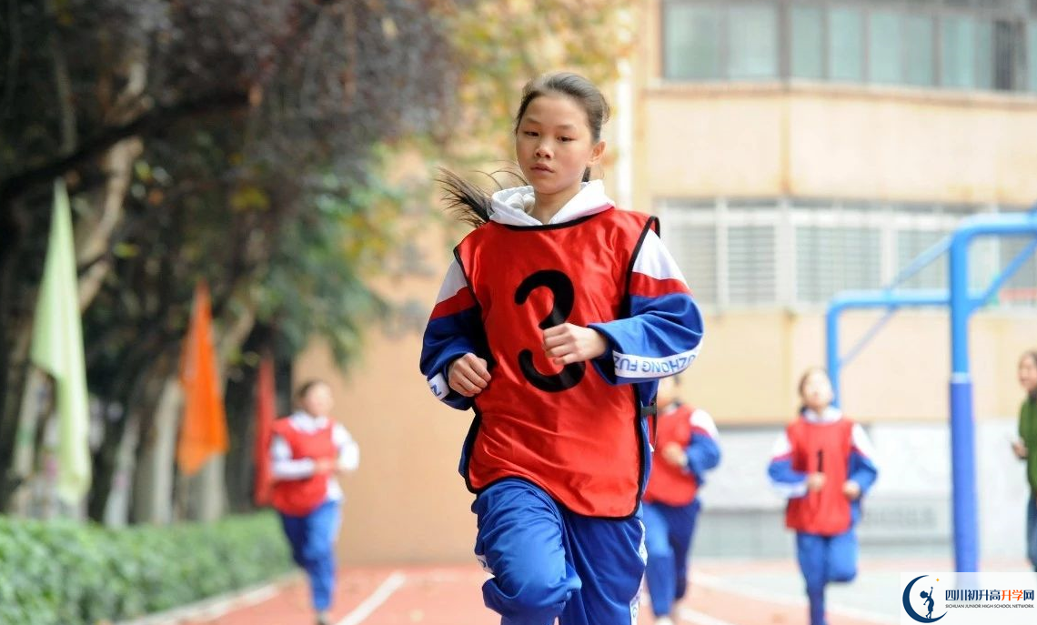 成都大學(xué)附屬中學(xué)高中平行班怎么樣？