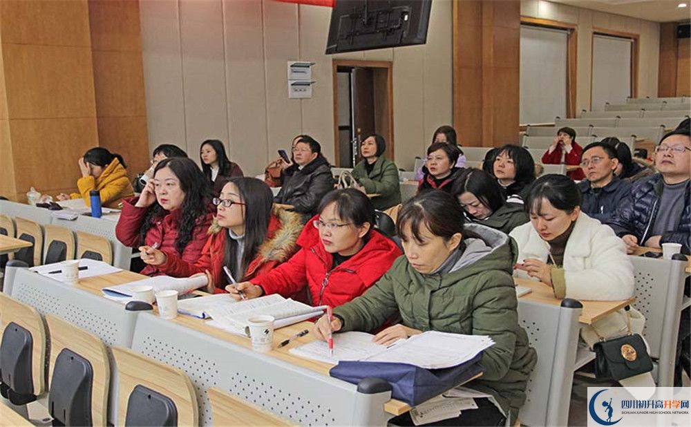 成都石室外國語學(xué)校是重點中學(xué)嗎？