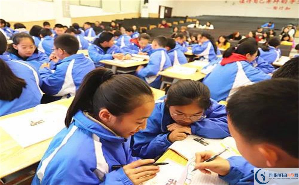 金牛中學(xué)2020年高三文綜測(cè)試題難嗎？