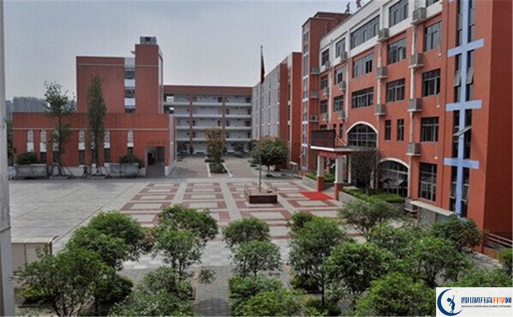 成都市川化中學(xué)地址在哪？